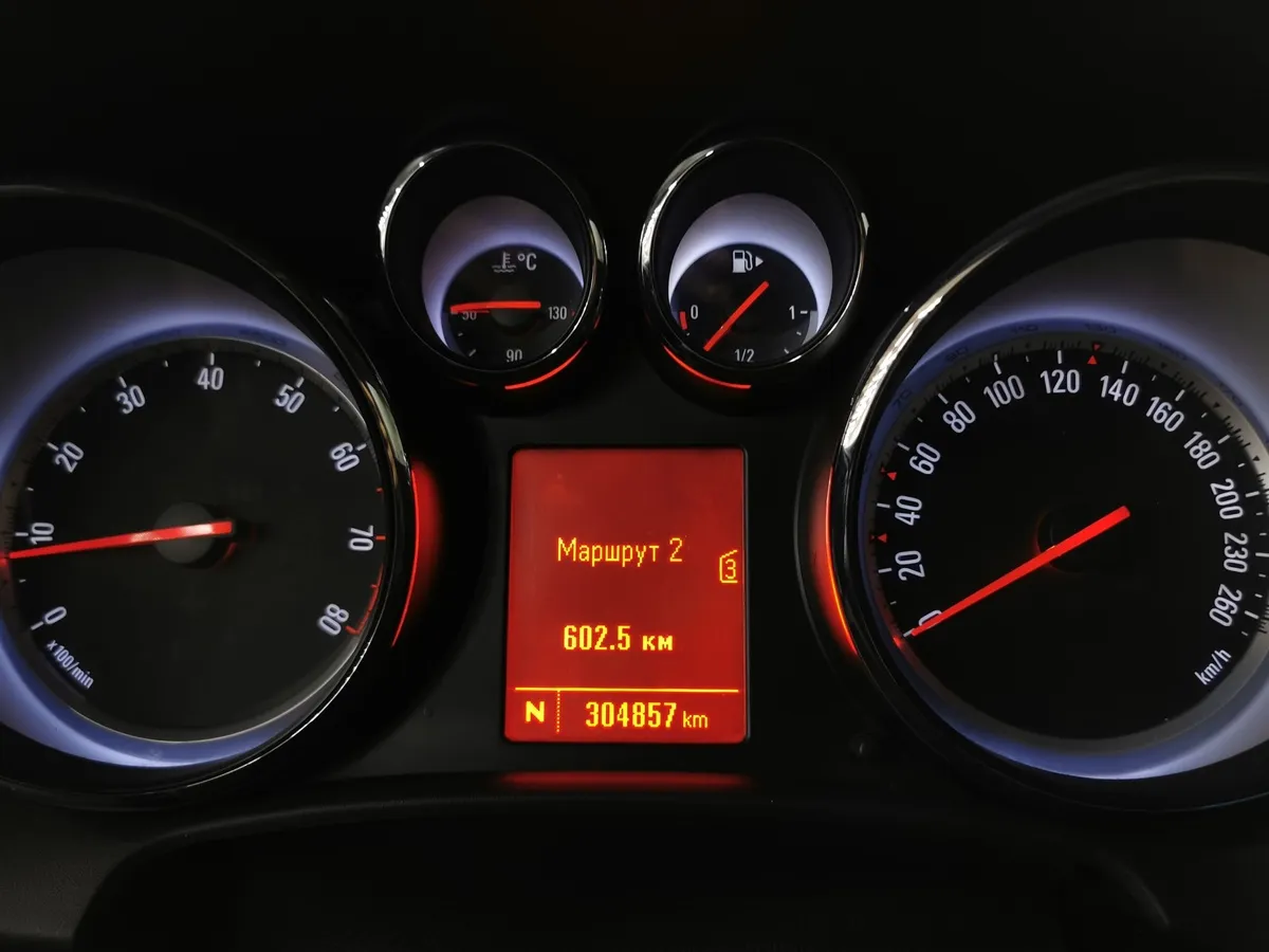 Opel Astra 1.4 Turbo AT (140 л.с.) Комбинированный в АВИЛОН. Слайд №16