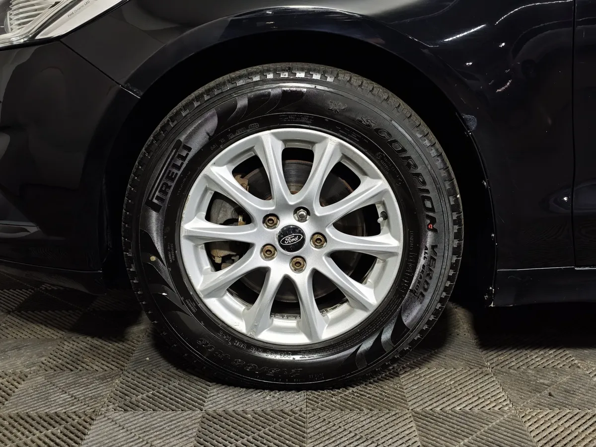 Ford Mondeo 2.5 AT (149 л.с.) Trend Черный в АВИЛОН. Слайд №9