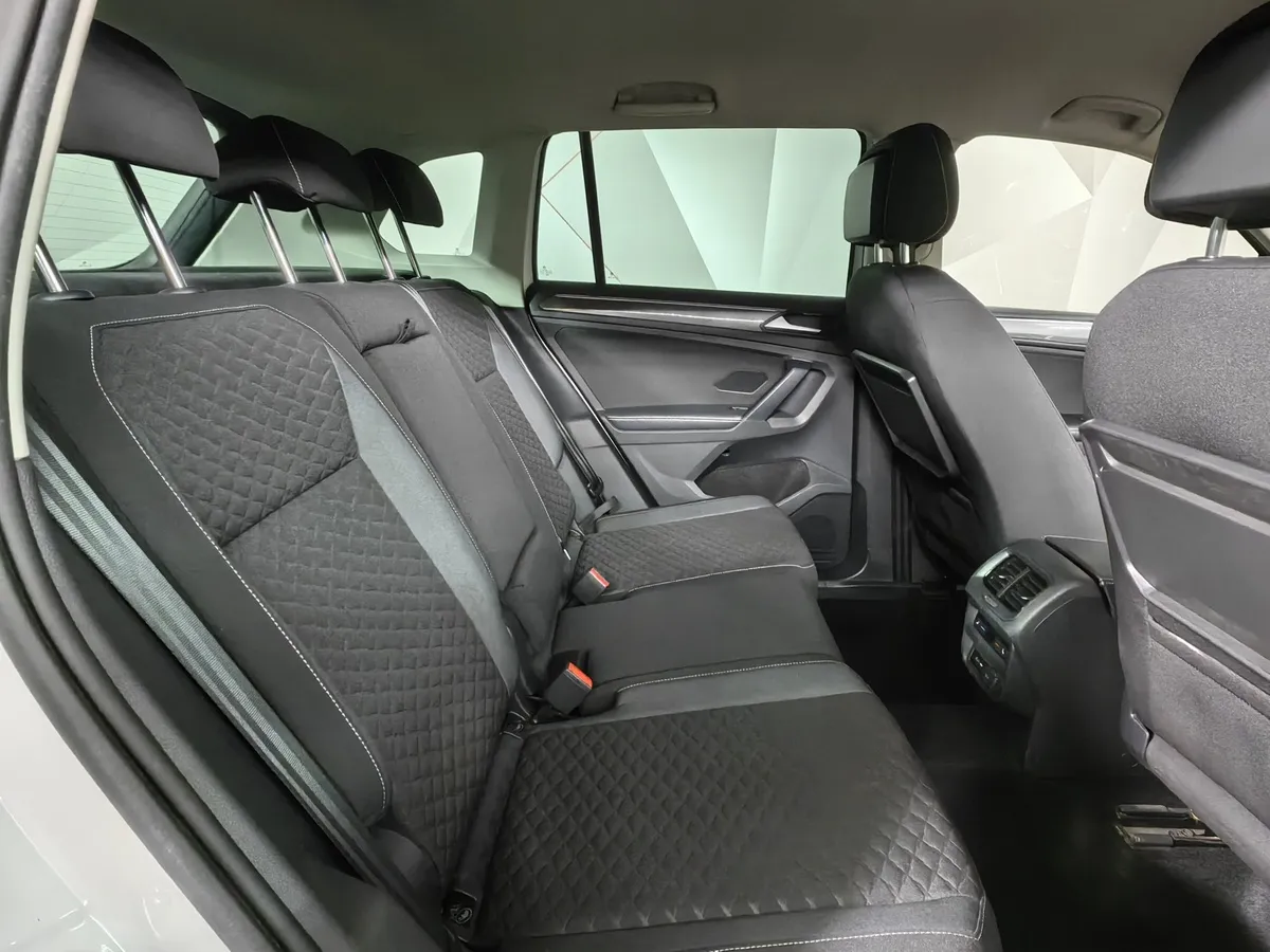 Volkswagen Tiguan 1.4 TSI BlueMotion DSG (150 л.с.) Comfortline Белый в АВИЛОН. Слайд №16