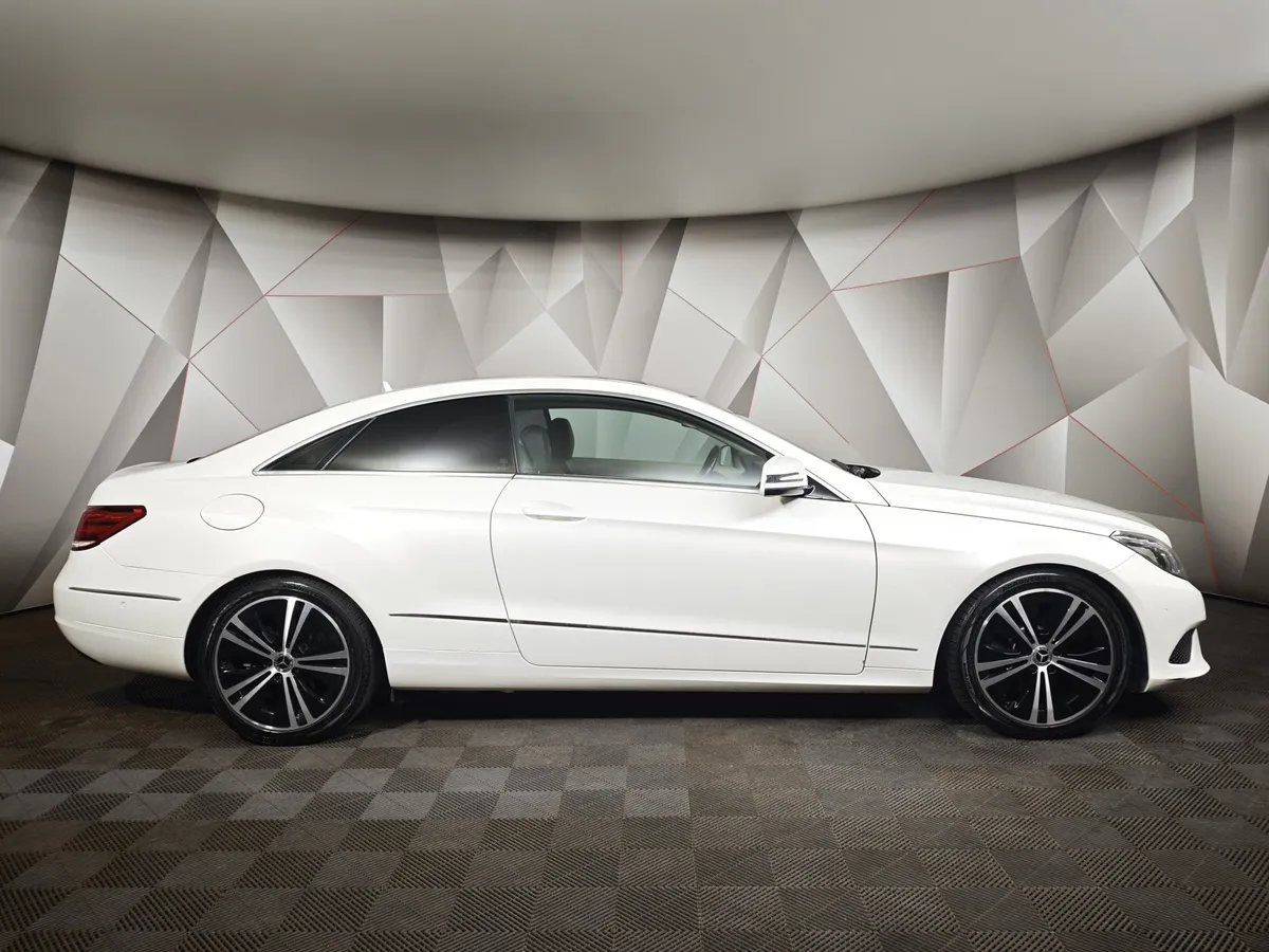 Mercedes-Benz E-Класс E 350 4MATIC 7G-Tronic Plus (272 л.с.) Белый в АВИЛОН. Слайд №6