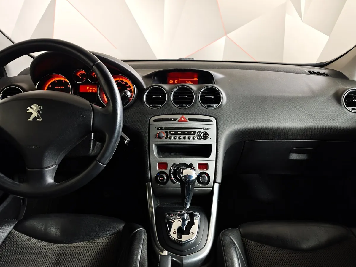 Peugeot 308 1.6 AT (120 л.с.) Черный в АВИЛОН. Слайд №13