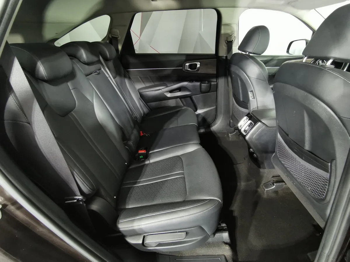 Kia Sorento 2.2 CRDi 4WD DCT (199 л.с.) Luxe Коричневый в АВИЛОН. Слайд №15