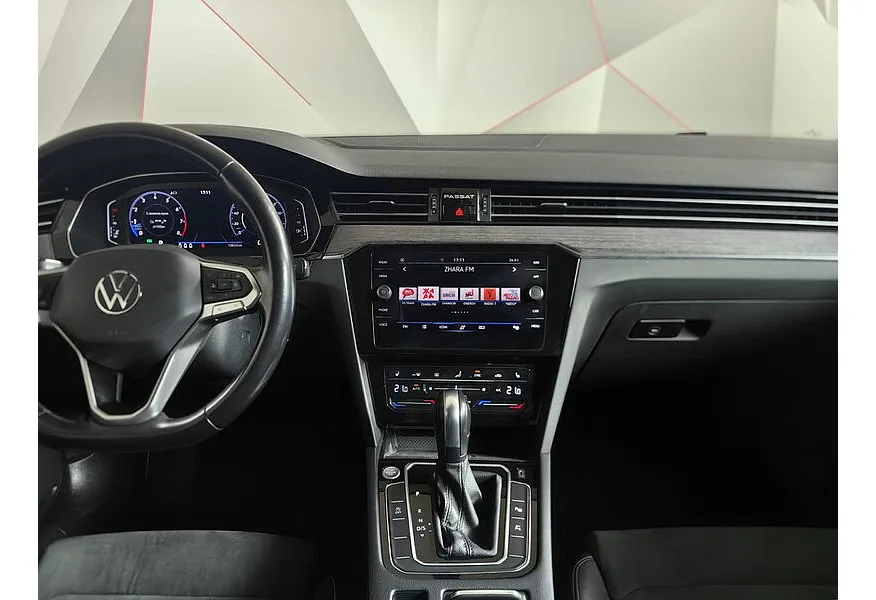 Volkswagen Passat 1.4 TSI BlueMotion DSG (150 л.с.) Highline Черный в АВИЛОН. Слайд №15