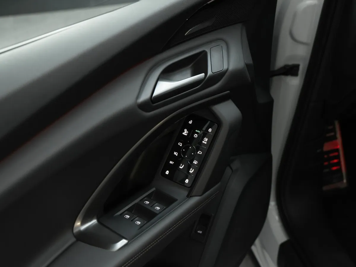 Audi Q5 Sportback 2.0 TFSI S tronic quattro (272 л.с.) Белый в АВИЛОН. Слайд №20