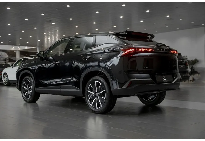Omoda C5 1.5T DCT AWD (147 л.с.) Стиль Черный в АВИЛОН. Слайд №7