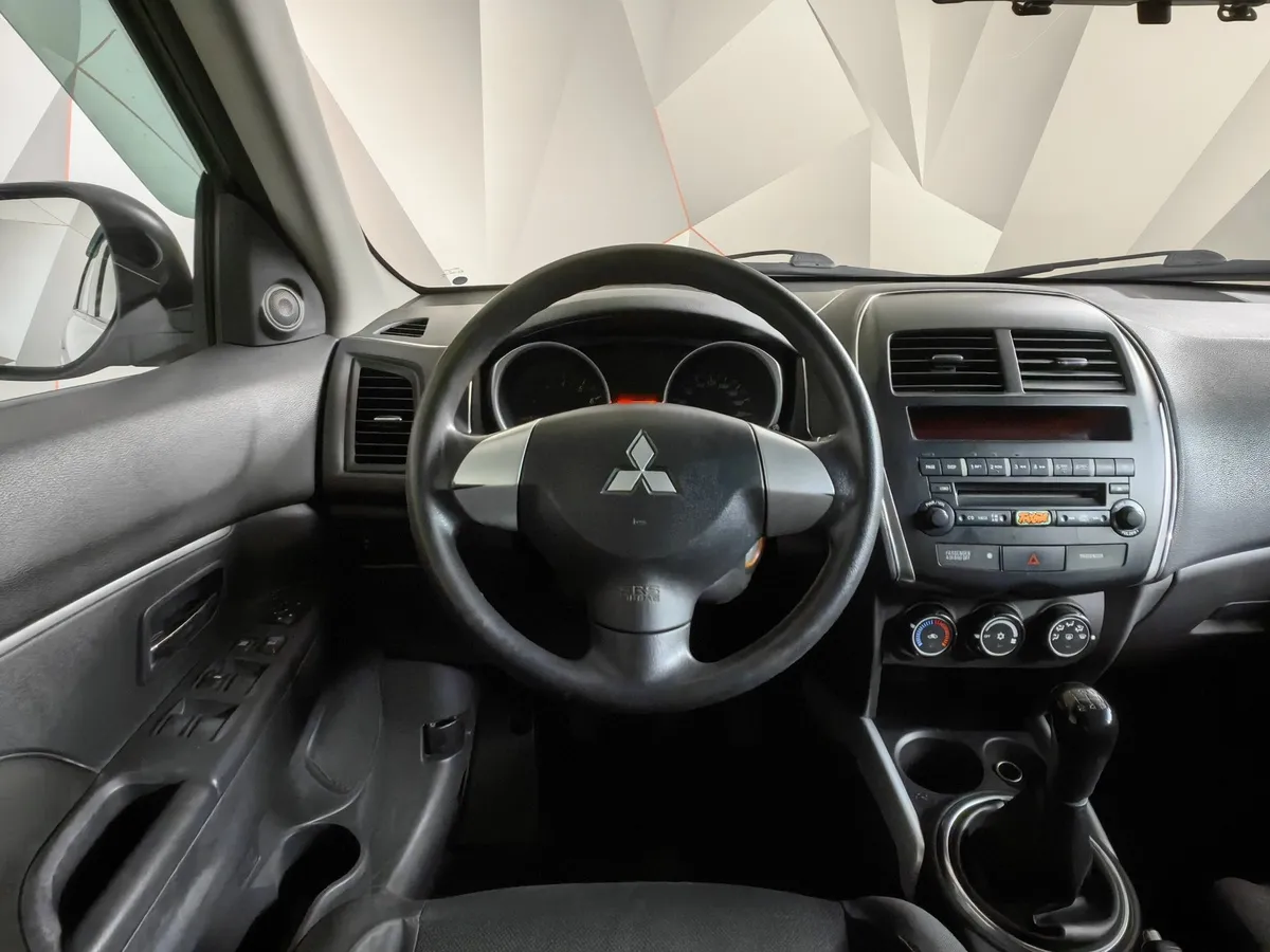 Mitsubishi ASX 1.6 MT 2WD (117 л.с.) Белый в АВИЛОН. Слайд №17