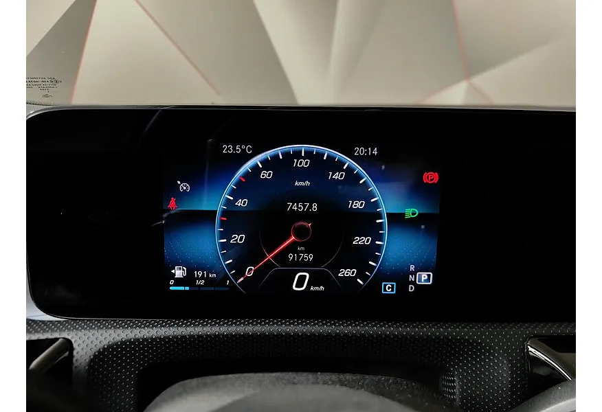 Mercedes-Benz CLA 200 7G-DCT (150 л.с.) Sport Серый в АВИЛОН. Слайд №17