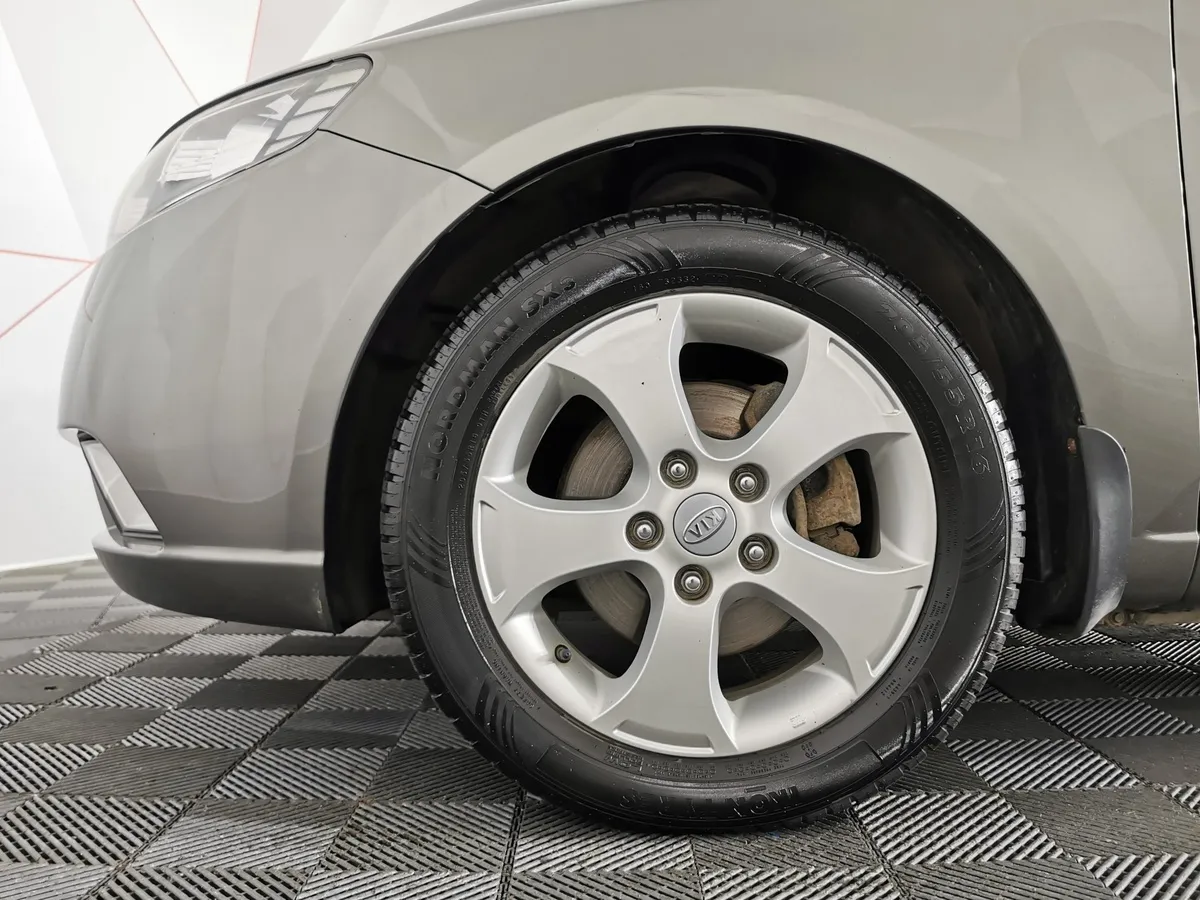 Kia Cerato 1.6 AT (126 л.с.) Серый в АВИЛОН. Слайд №9
