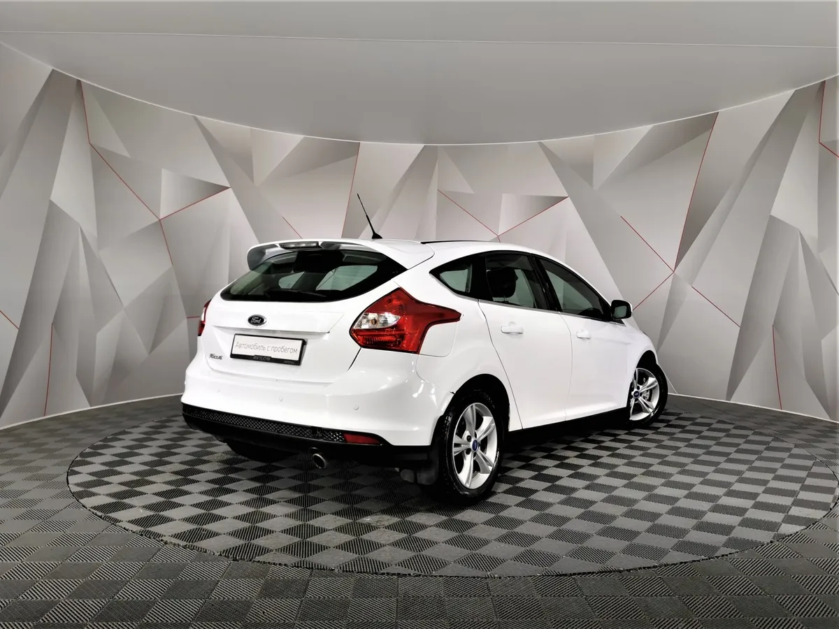 Ford Focus 2.0 PowerShift (150 л.с.) Titanium Белый в АВИЛОН. Слайд №2