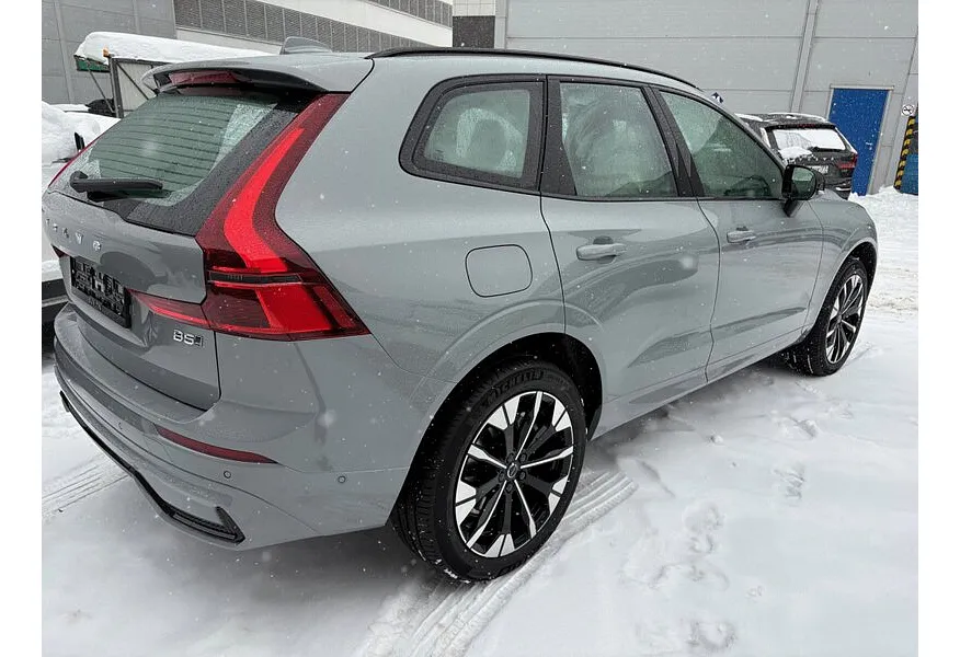 Volvo XC60 2.0 B5 8AT AWD (250 л.с.) Ultra Dark Серый в АВИЛОН. Слайд №3