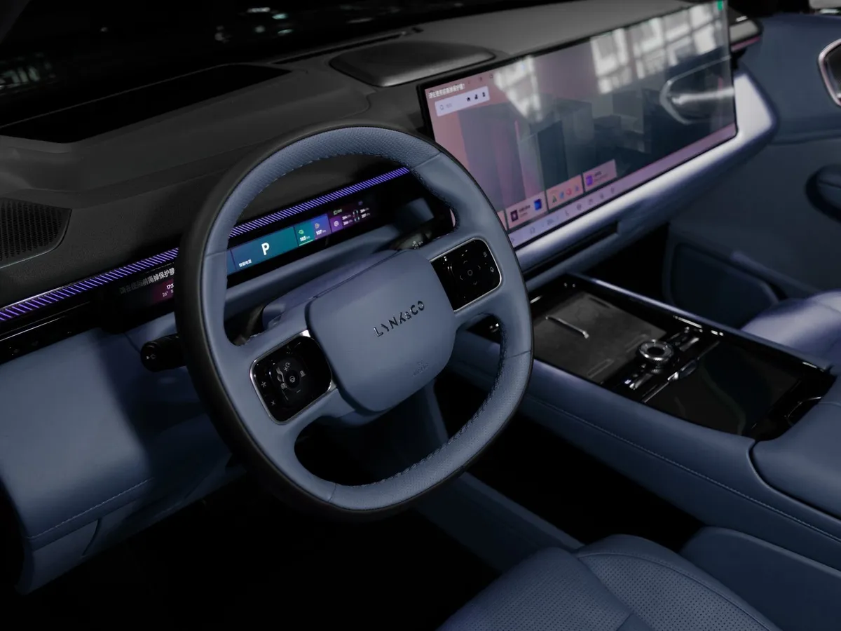 Lynk & Co 900 2.0 AT 4WD (884 л.с.) Ultra Черный в АВИЛОН. Слайд №14