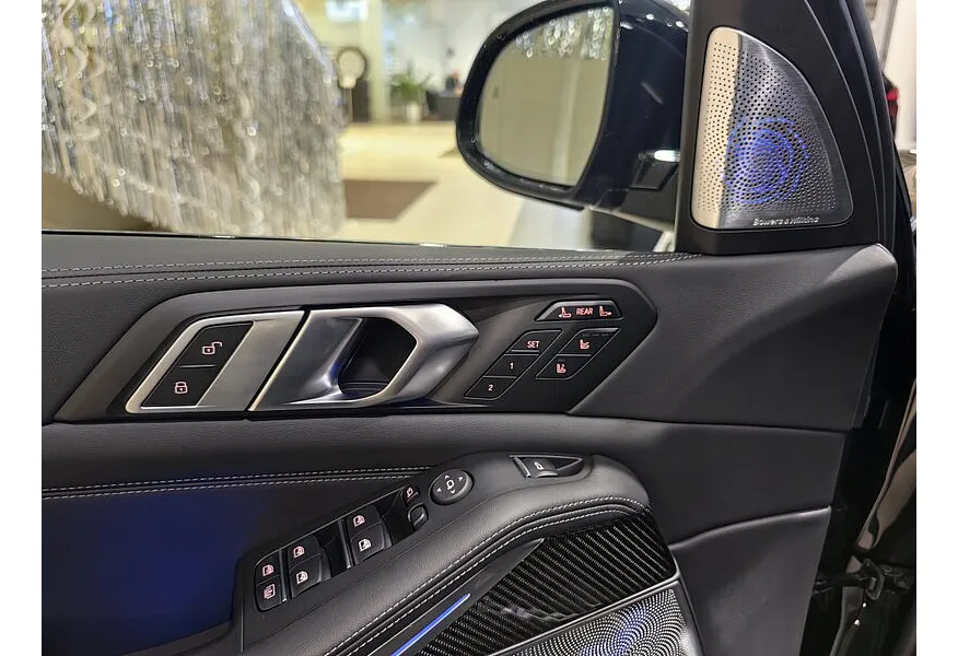 BMW X7 xDrive40i Steptronic (381 л.с.) Черный в АВИЛОН. Слайд №14