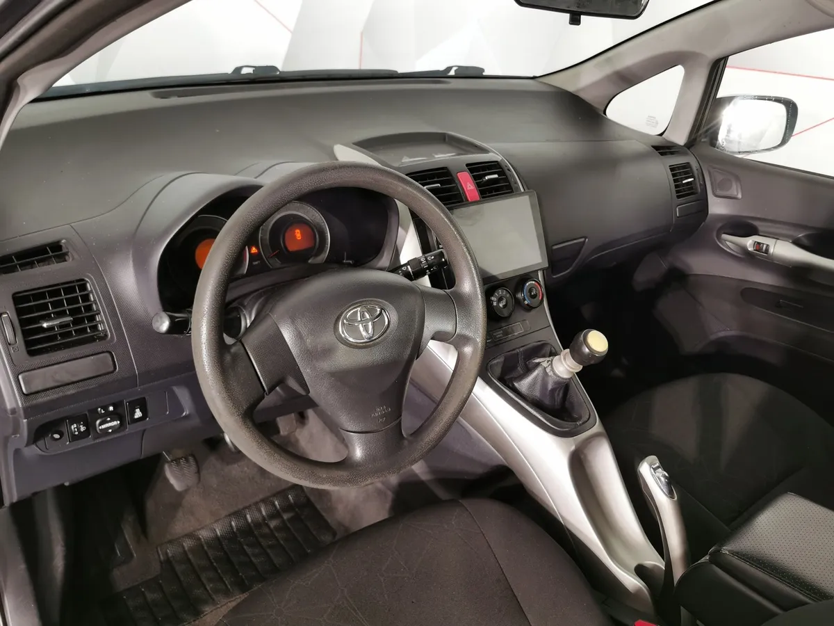 Toyota Auris 1.4 D-4D 5MMT (90 л.с.) Черный в АВИЛОН. Слайд №18