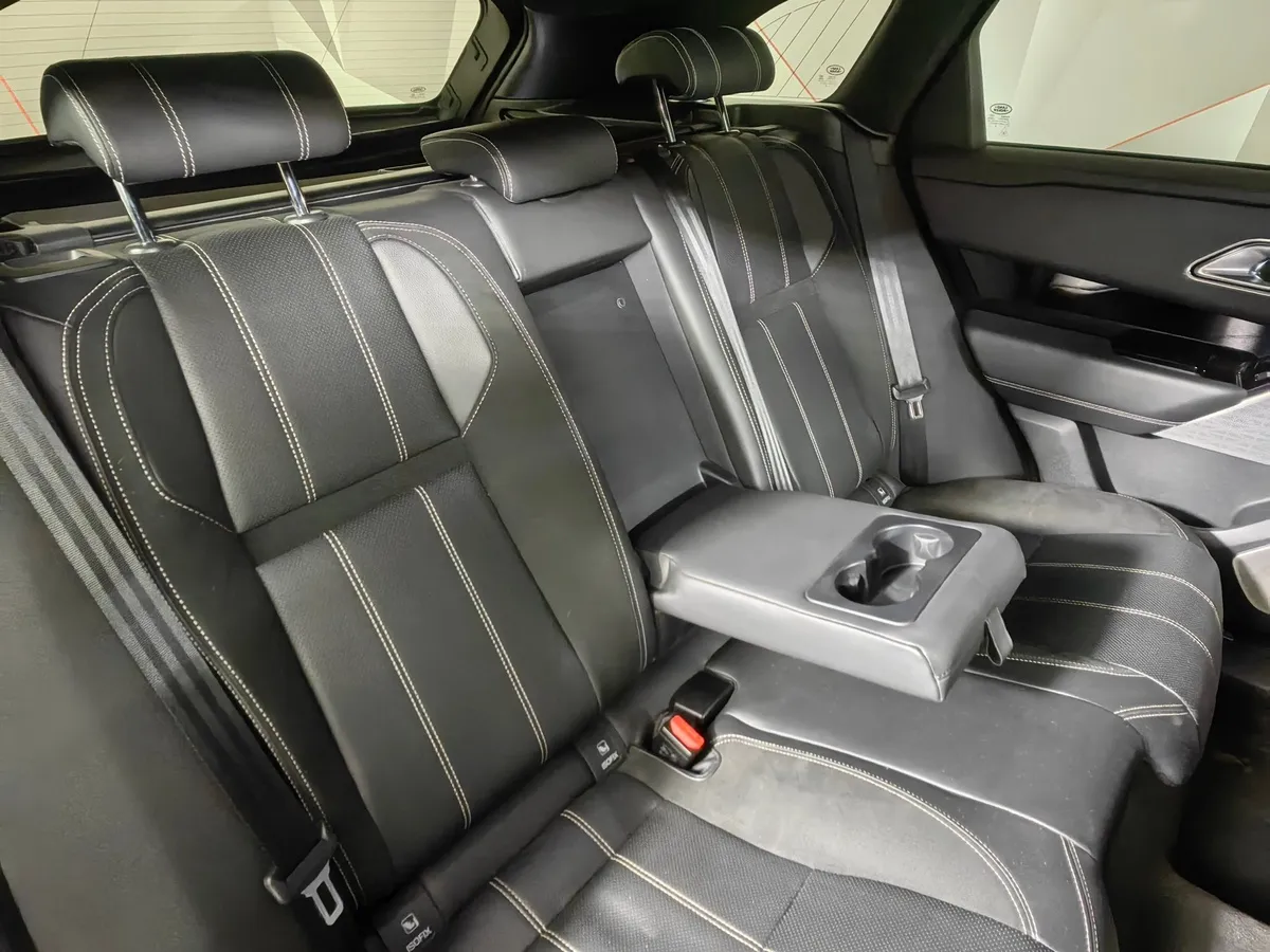 Land Rover Range Rover Velar 3.0 V6 AT (380 л.с.) R-Dynamic SE Белый в АВИЛОН. Слайд №17