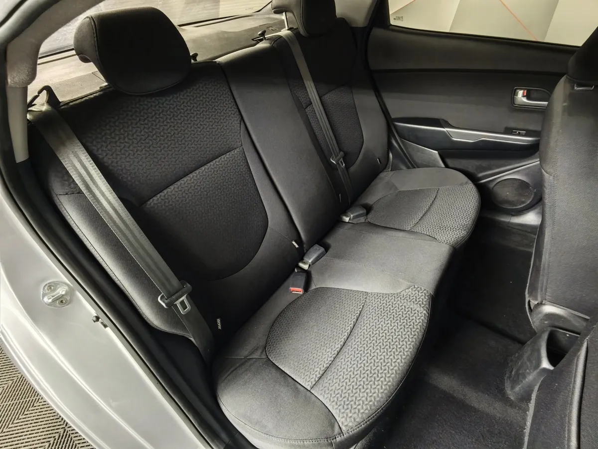 Kia Rio 1.6 6MT (123 л.с.) Серебристый в АВИЛОН. Слайд №17
