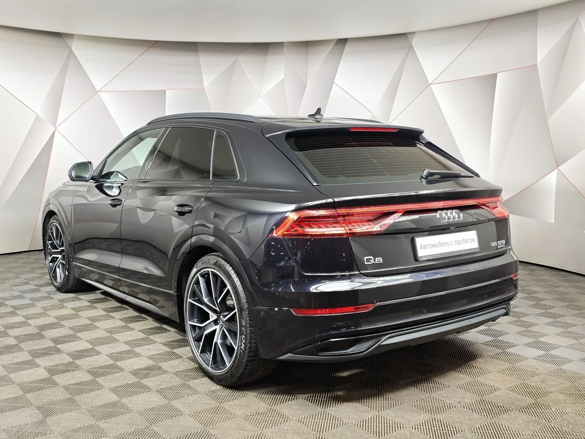 Audi Q8 55 TFSI Tiptronic quattro (340 л.с.) Черный в АВИЛОН. Слайд №4