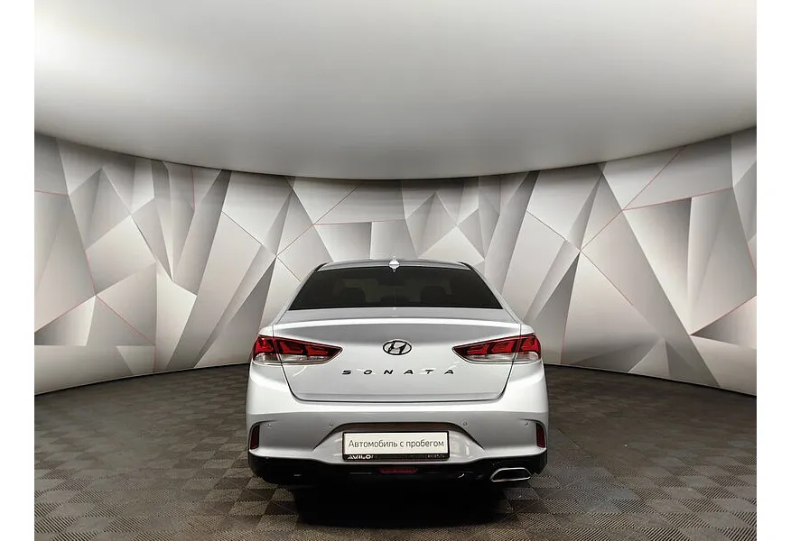 Hyundai Sonata 2.0 AT (150 л.с.) Style Серебристый в АВИЛОН. Слайд №8 Hyundai Sonata 2.0 AT (150 л.с.) Style Серебристый в АВИЛОН. Слайд №8