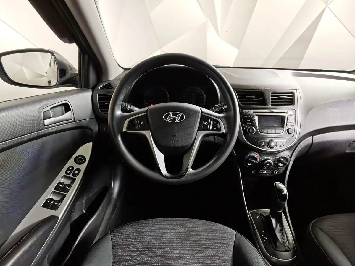 Hyundai Solaris 1.6 AT (123 л.с.) Classic + AC Коричневый в АВИЛОН. Слайд №20