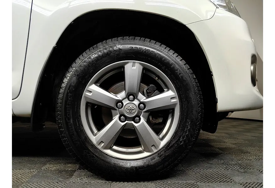 Toyota RAV4 2.0 CVT (148 л.с.) Стандарт Серый в АВИЛОН. Слайд №9