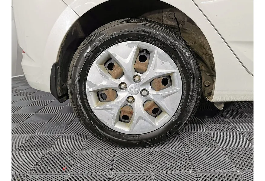 АВИЛОН - Hyundai Solaris 1.6 MT (123 л.с.) Comfort Бежевый - slide 15