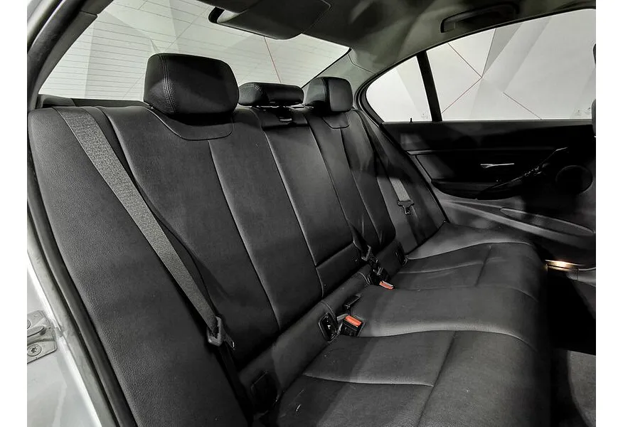 BMW 3 серия 318i AT (136 л.с.) Серебристый в АВИЛОН. Слайд №14