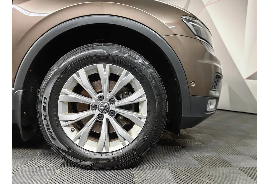 Volkswagen Tiguan 2.0 TDI 4Motion DSG (150 л.с.) Comfortline Коричневый в АВИЛОН. Слайд №20
