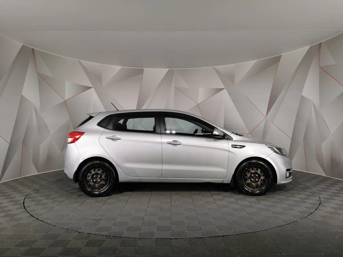 Kia Rio 1.6 AT (123 л.с.) Luxe Серебристый в АВИЛОН. Слайд №6