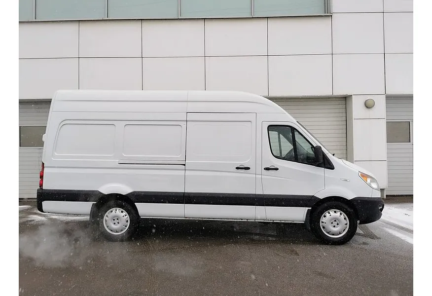 Sollers Atlant VAN 2.7D MT RWD SRW (150 л.с.) L3H2 3.5T Белый в АВИЛОН. Слайд №6