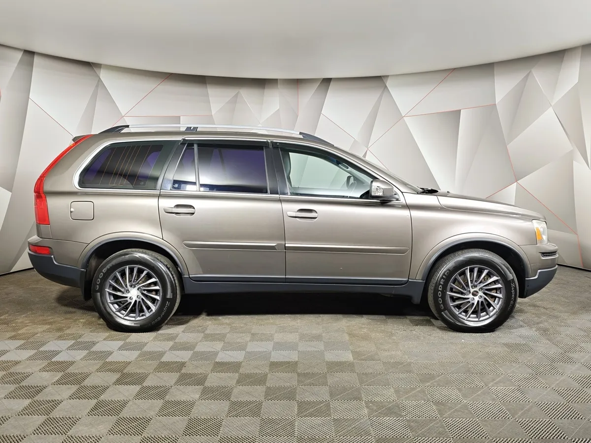 Volvo XC90 2.5 T5 Geartronic AWD (5 мест) (210 л.с.) Коричневый в АВИЛОН. Слайд №6