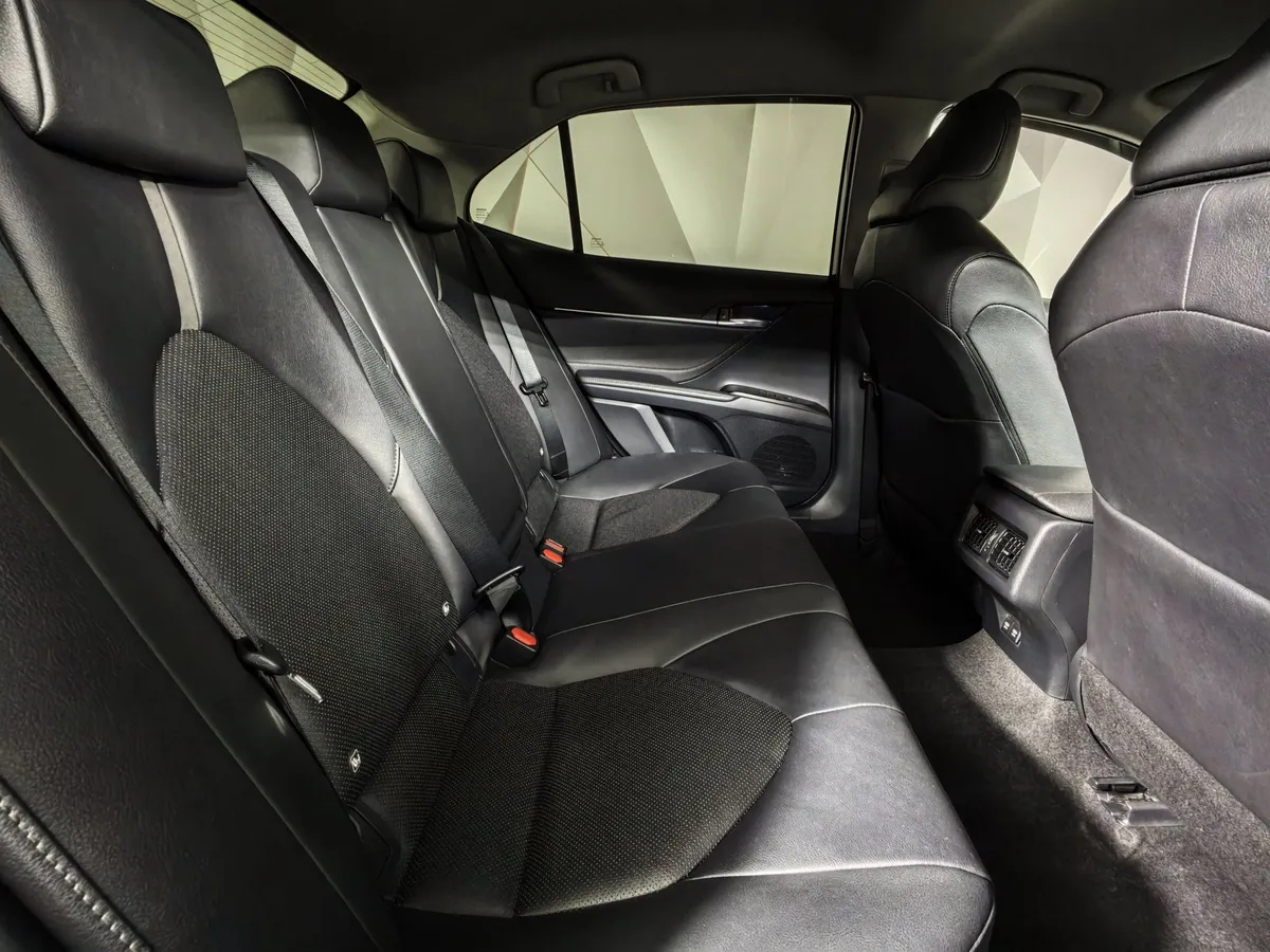 Toyota Camry 2.5 AT (200 л.с.) Черный в АВИЛОН. Слайд №16
