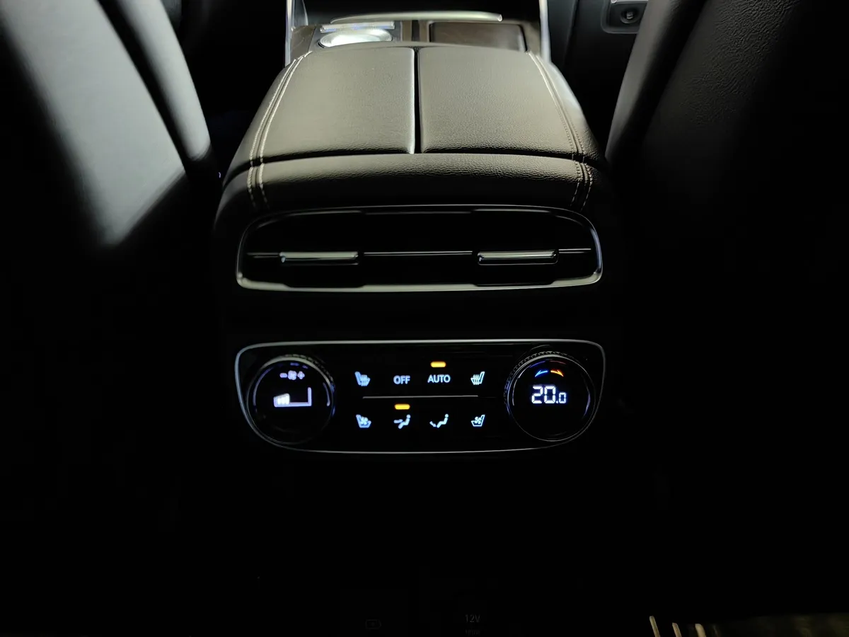 Genesis GV80 3.0D VGT 8AT 4WD (249 л.с.) Luxury + Advanced Smart Sense Черный в АВИЛОН. Слайд №28