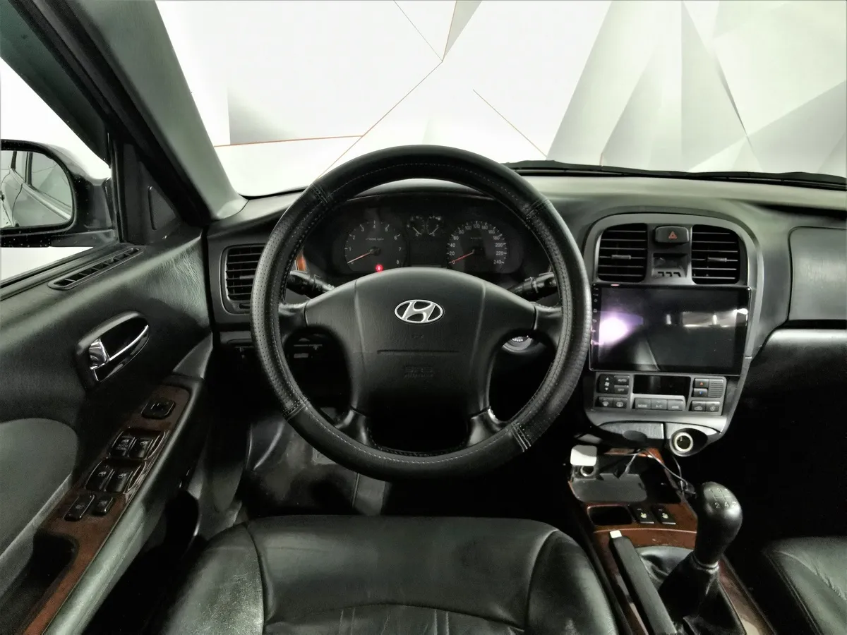 Hyundai Sonata 2.0 MT (137 л.с.) Черный в АВИЛОН. Слайд №18