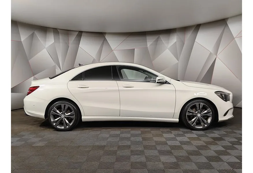 Mercedes-Benz CLA 200 7G-DCT (156 л.с.) Белый в АВИЛОН. Слайд №4