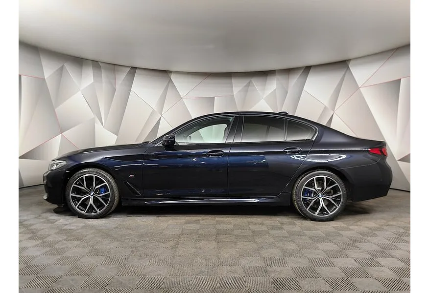 BMW 5 серия 530d xDrive Steptronic (249 л.с.) M Sport Plus Черный в АВИЛОН. Слайд №5