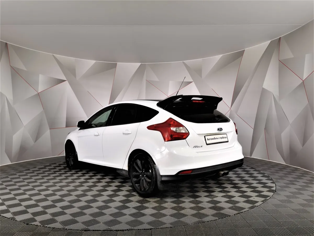 Ford Focus 1.6 MT (105 л.с.) Trend Белый в АВИЛОН. Слайд №4