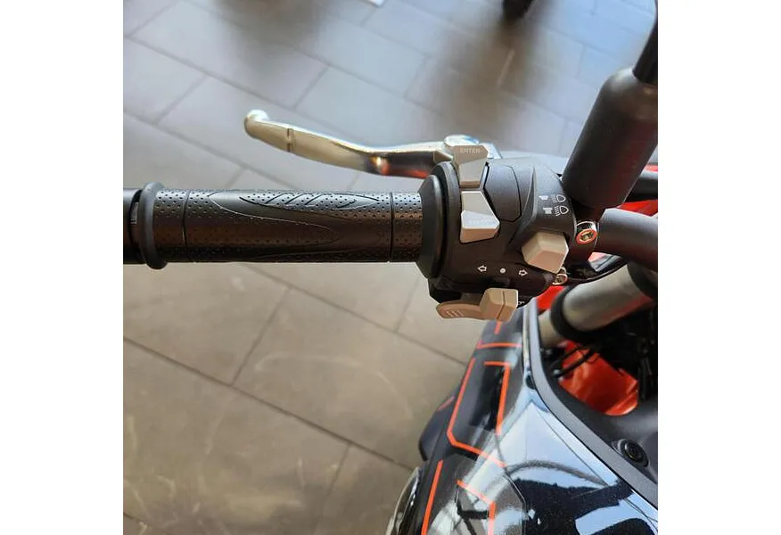 LIVE. Слайд №16