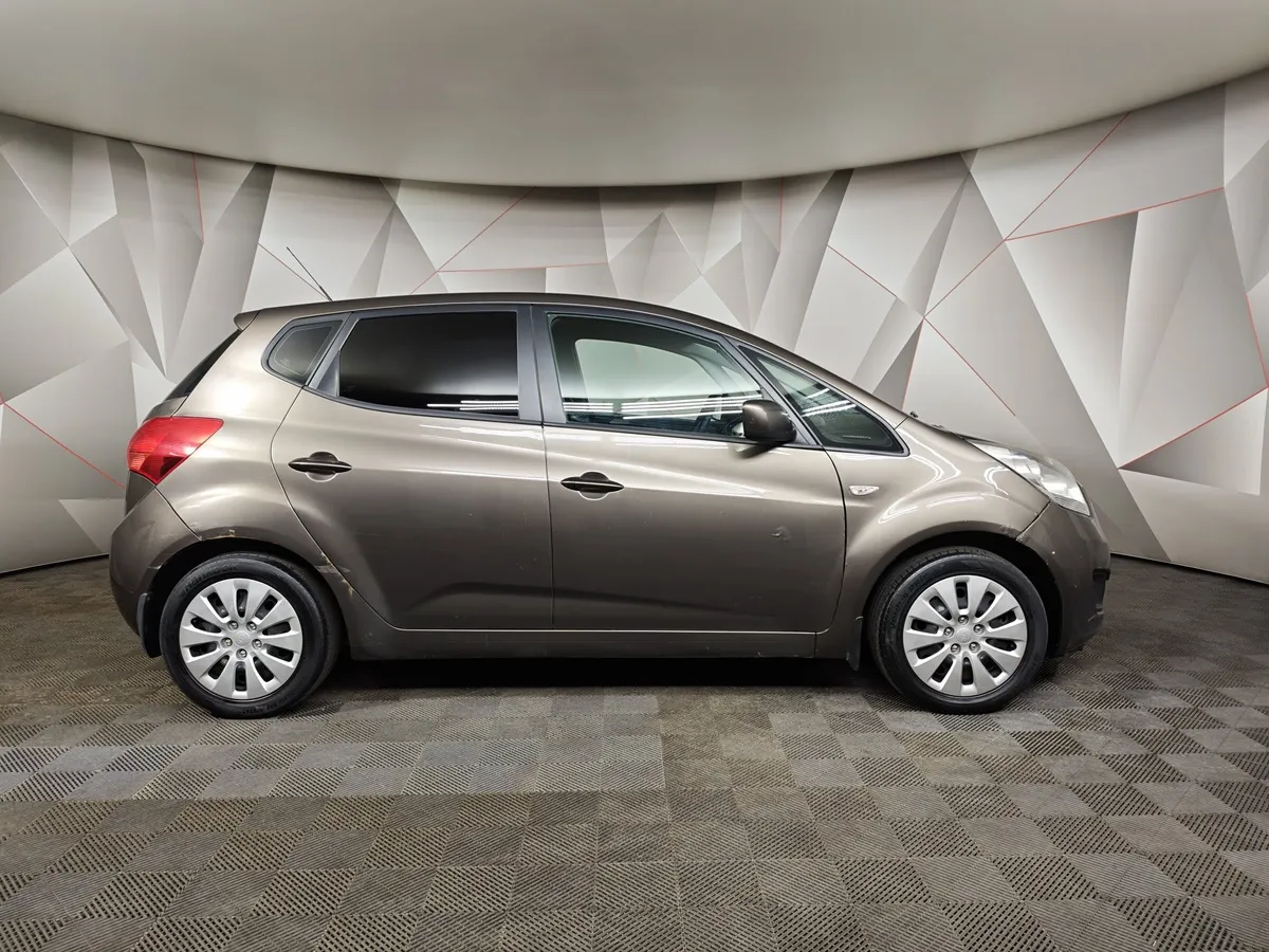Kia Venga 1.6 AT (125 л.с.) Коричневый в АВИЛОН. Слайд №6