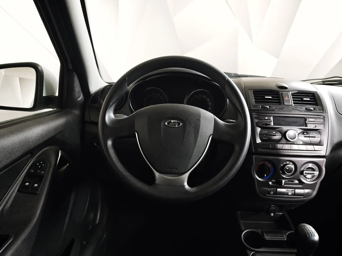 ВАЗ (Lada) Granta 1.6 MT 8кл (87 л.с.) Белый в АВИЛОН. Слайд №17