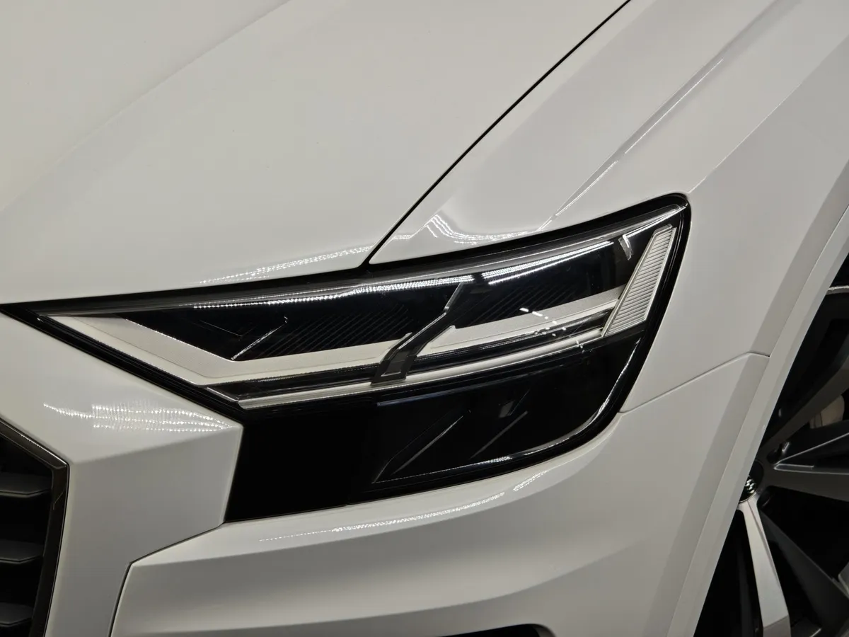 Audi Q8 55 TFSI Tiptronic quattro (340 л.с.) Белый в АВИЛОН. Слайд №10
