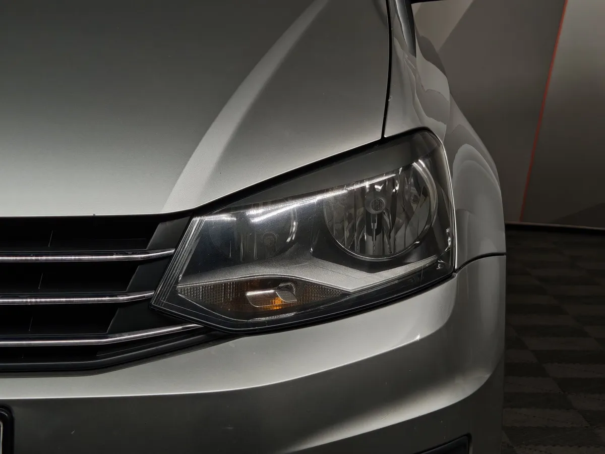 Volkswagen Polo 1.6 MT (105 л.с.) Trendline Серебристый в АВИЛОН. Слайд №10