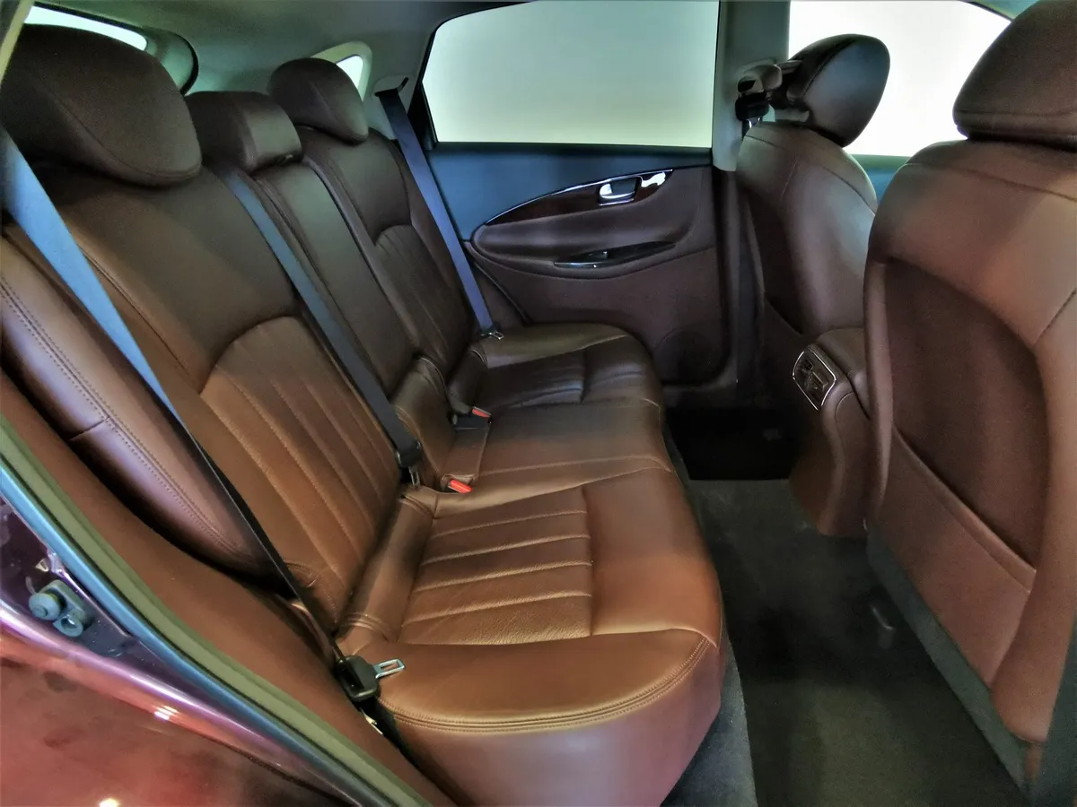 Infiniti QX50 2.5 AT AWD (222 л.с.) Красный в АВИЛОН. Слайд №15