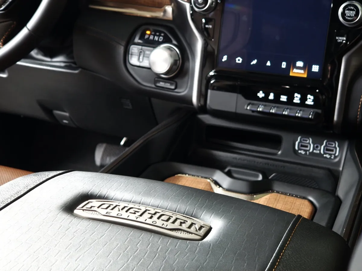 RAM 1500 5.7 AT 4x4 6'4" box (400 л.с.) Черный в АВИЛОН. Слайд №26