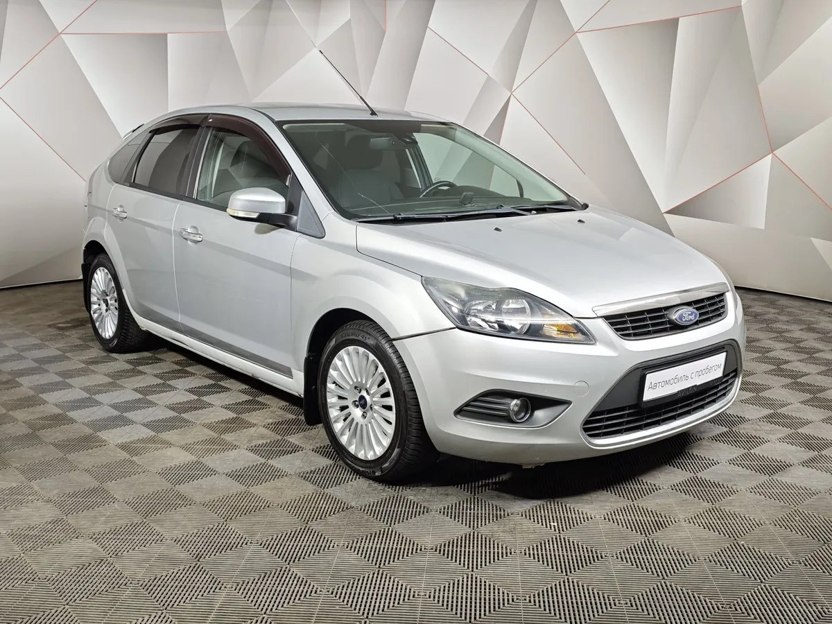 Ford Focus 1.6 AT (101 л.с.) Titanium Серебристый в АВИЛОН. Слайд №3
