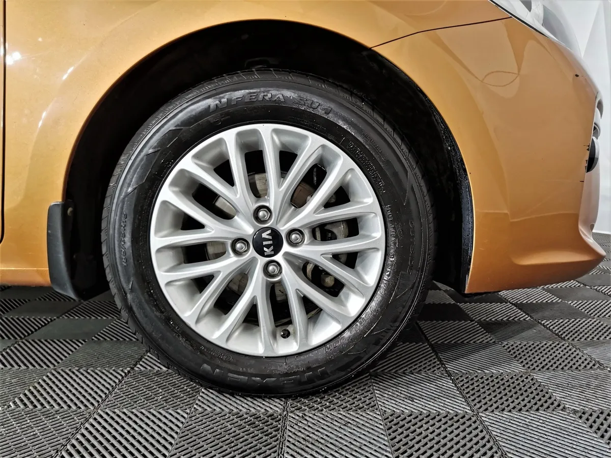 Kia Rio 1.6 AT (123 л.с.) Оранжевый в АВИЛОН. Слайд №9