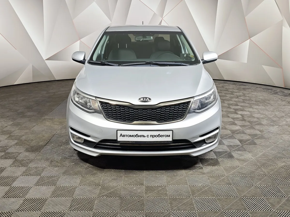 Kia Rio 1.6 6MT (123 л.с.) Серебристый в АВИЛОН. Слайд №7