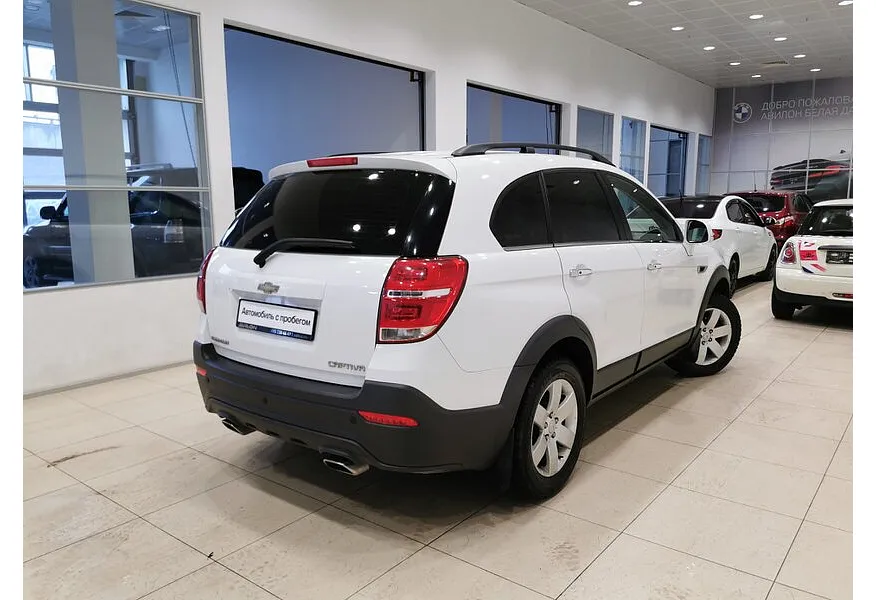 Chevrolet Captiva 2.4 AT (5 мест) (167 л.с.) LT Белый в АВИЛОН. Слайд №2