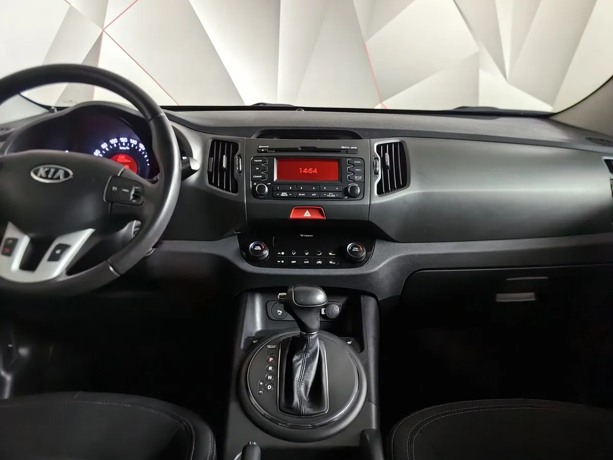 Kia Sportage 2.0 AT (150 л.с.) Серебристый в АВИЛОН. Слайд №14