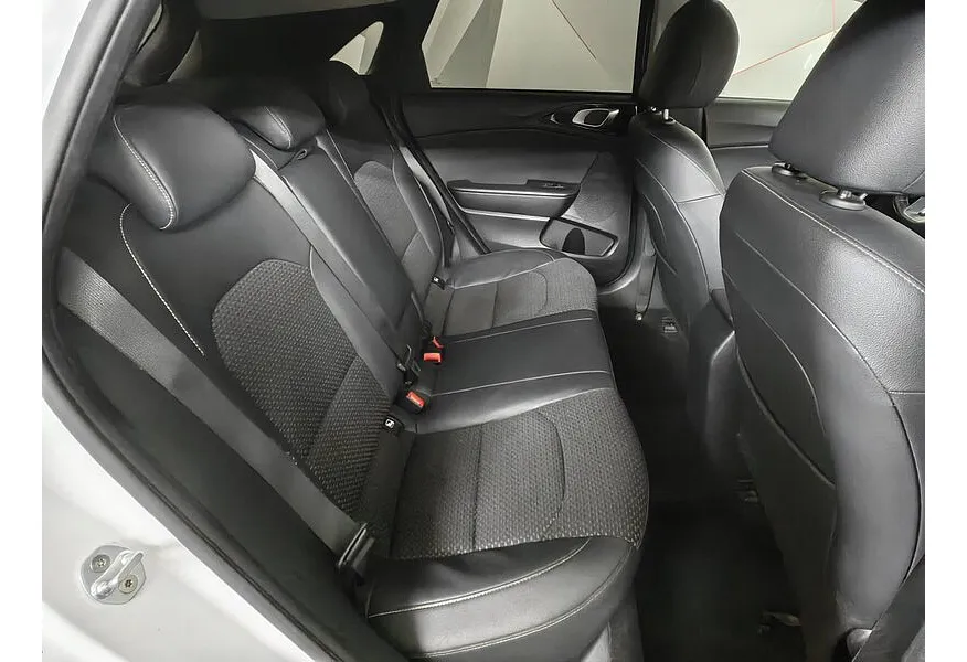 Kia Ceed 1.6 AT (129 л.с.) Classic Белый в АВИЛОН. Слайд №14