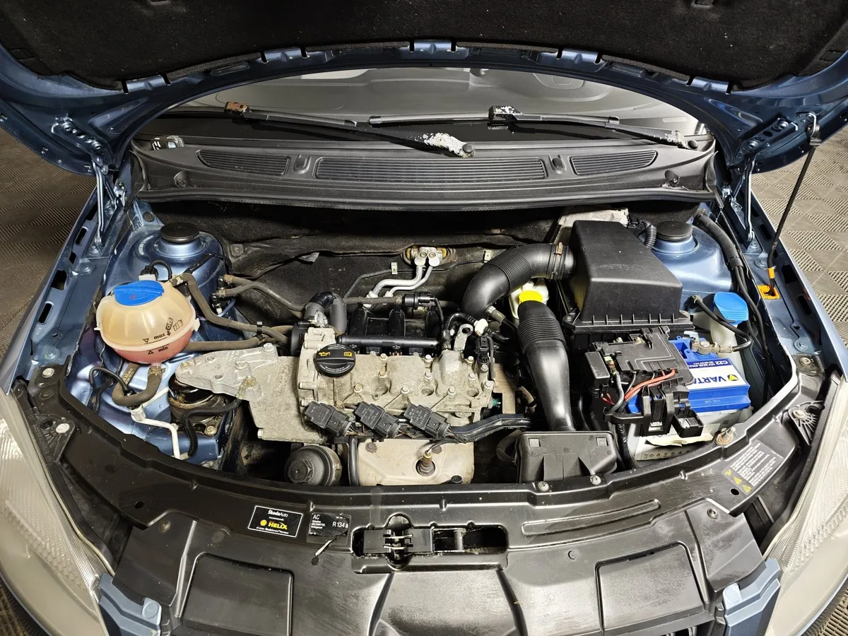 Skoda Fabia 1.2 MT (70 л.с.) Голубой в АВИЛОН. Слайд №11