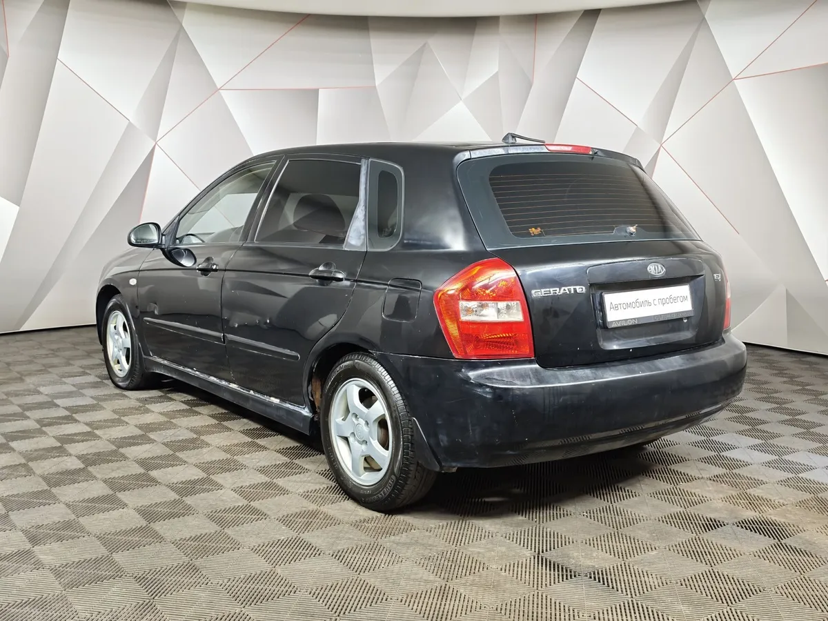 Kia Cerato 1.6 MT (105 л.с.) Черный в АВИЛОН. Слайд №4